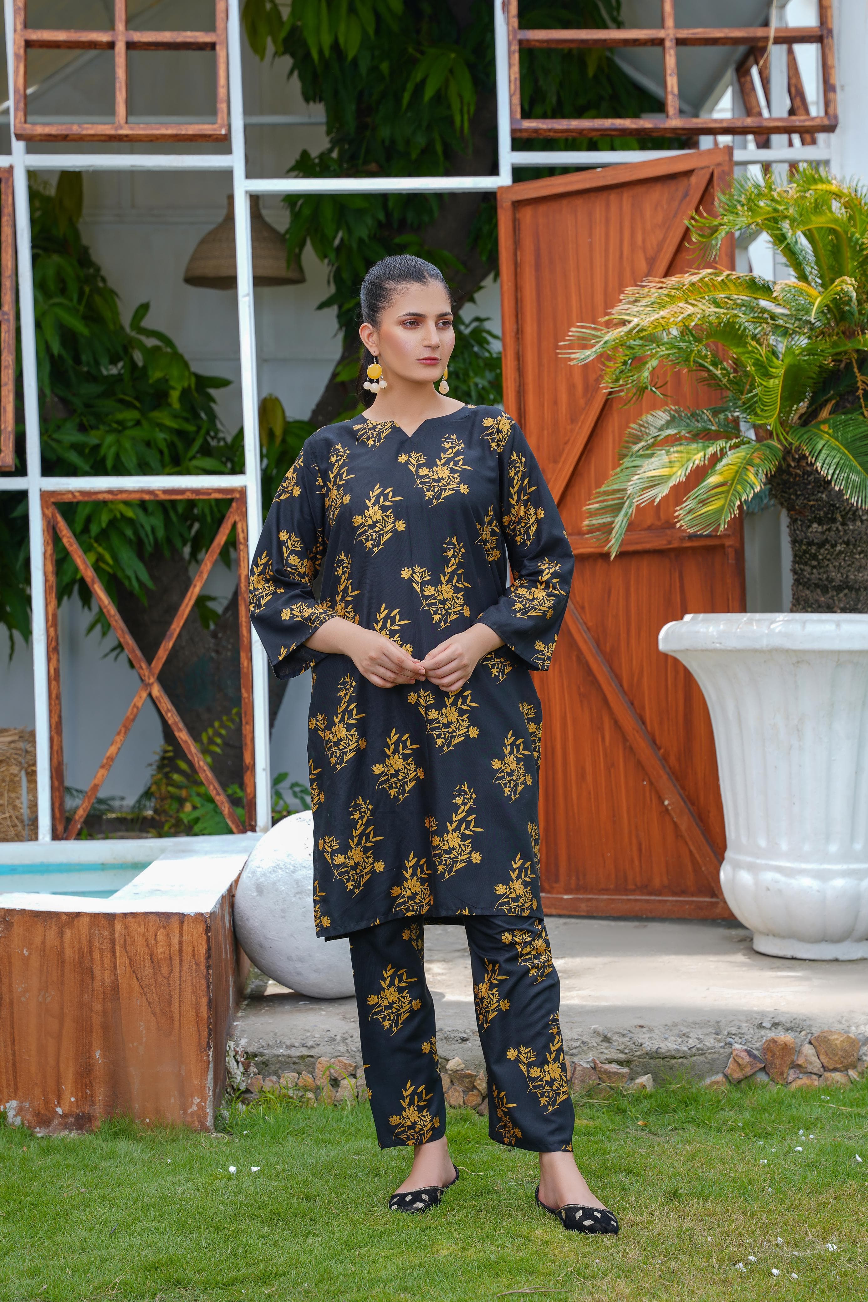 Camelia Design 2Pcs